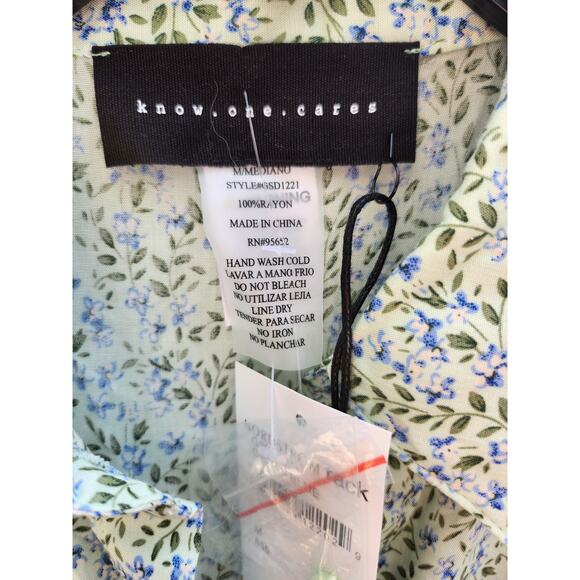Know. One. Cares Green Floral Dress - Size Medium - Picture 5 of 6